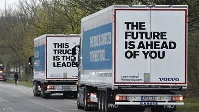 السويد تطلق أول طريق كهربائية للشاحنات في العالم