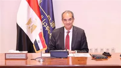 وزير الاتصالات يبحث مع شركات فرنسية تطوير حلول الذكاء الاصطناعي لإدارة المدن الذكية