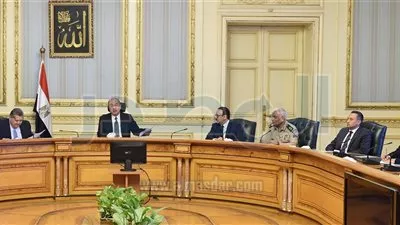 صور: رئيس الوزراء يوجه بالإسراع في إنشاء وكالة الفضاء المصرية