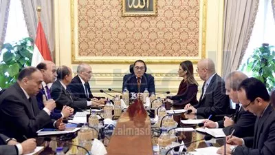 رئيس الوزراء يبحث وضع خطة لجذب الاستثمارات الأمريكية