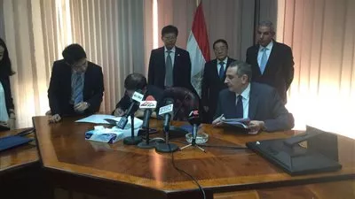وزير الصناعة يبحث مع الصين إنشاء مباني حكومية بالعاصمة الجديدة