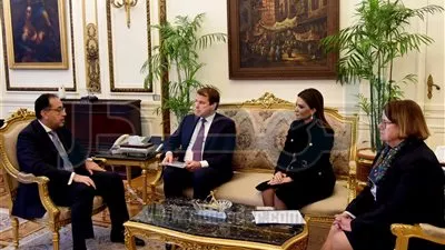 «مدبولى» يبحث مع «البنك الأوروبي» المشاركة فى التطوير الشامل لـ«السكة الحديد»