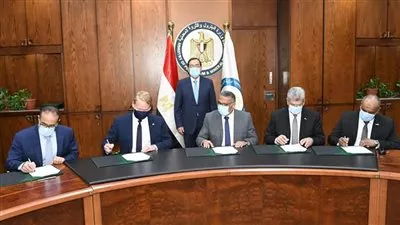 مصر توقع إتفاقيتين مع «بكتل» الأمريكية لتنفيذ مجمع البحر الأحمر للبتروكيماويات