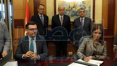 بالصور.. رئيس الوزراء يشهد توقيع اتفاقية محطة توليد كهرباء دمنهور 