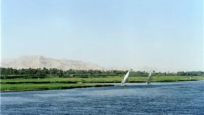 الأرصاد: طقس الغد مائل للحرارة على الوجه البحري والقاهرة 
