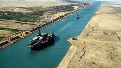 50 سفينة تعبر المجرى الملاحي لقناة السويس.. اليوم