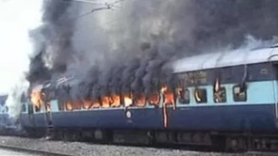 اندلاع حريق في قطار ركاب بأسوان