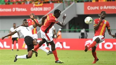 مصر تضع قدما فى المونديال بعد تعادل غانا مع أوغندا