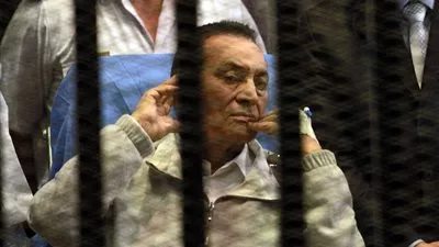 تأجيل طعن مبارك والعادلي على تغريمهما لقطع الاتصالات لـ 8 أكتوبر المقبل