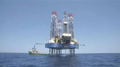 طرح مزايدة للتنقيب عن النفط في 10 قطاعات بالبجر الأحمر