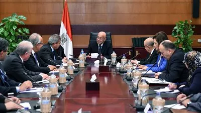 شريف إسماعيل يجتمع بالحكومة لمتابعة تحضيرات منتدى شباب العالم