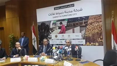 وزير الصناعة يعلن تفاصيل تأسيس مدينة دمياط للأثاث
