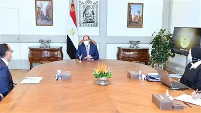 السيسي يوجه بالتوسع في مخطط إنشاء المجمعات الصناعية 