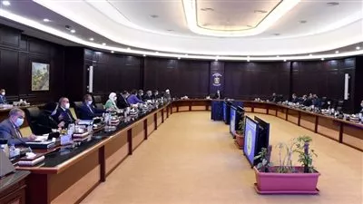 «الوزراء» يوافق على مشروع قرار ترقية الموظفين