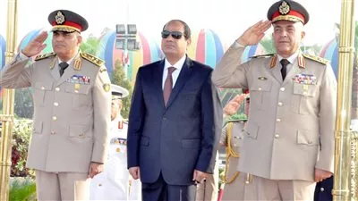 السيسي يضع أكاليل زهور على قبر الجندي المجهول وعبدالناصر والسادات