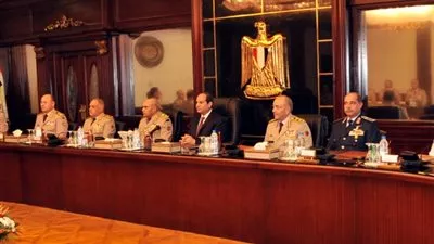 السيسي يجتمع بالمجلس الأعلى للقوات المسلحة