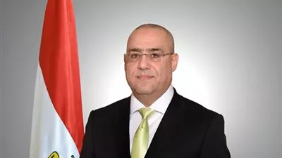 وزير الإسكان يتابع أعمال مشروعات مياه الشرب والصرف الصحي بأسوان
