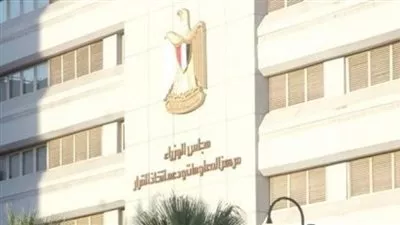 نائب برلماني: يجب تغيير الحكومة الحالية والإبقاء على بعض الوزراء