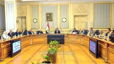 رئيس الوزراء: الحكومة مهتمة بإنشاء مناطق استثمارية بالمحافظات