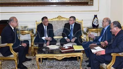 الحكومة: توفير الأرصدة الكافية من السلع الغذائية الأساسية لمدة 6 أشهر