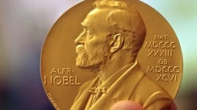 فوز ثلاثة علماء بجائزة نوبل في الكيمياء