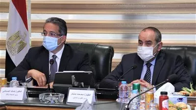 «العناني» و«منار» يبحثان آليات تحفيز حركة السياحة والطيران الداخلي