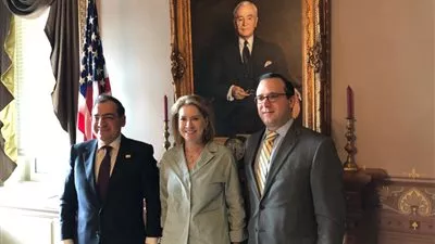 وزير البترول يبحث مع مساعدة الرئيس الأمريكي تطوير الشراكة فى مجال الطاقة 