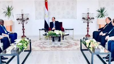السيسي يستقبل رئيس مفوضية الاتحاد الأفريقي على هامش ملتقى الشباب 