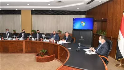 الملا يبحث خطة عمل شيفرون العالمية في مجال البحث عن البترول والغاز