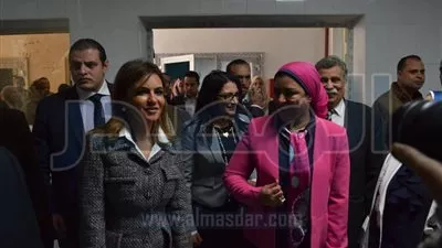 وزيرة التعاون الدولي تتفقد مشروع صيانة خطوط إنتاج الأمصال بـ