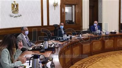 وزير الإسكان: 60 شركة تقدمت بعروض لتنفيذ مشروعات تحلية مياه البحر