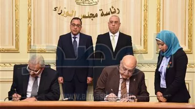 «الإسكان» توقع 3 عقود لتنفيذ مشروعات عمرانية باستثمارات 93,5 مليار جنيه