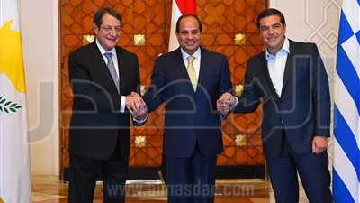 رئيس قبرص يغادر القاهرة بعد مشاركته في القمة الثلاثية