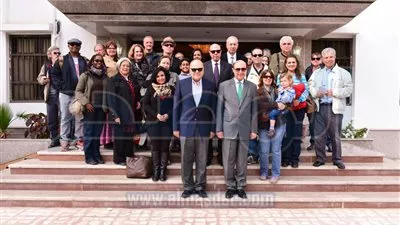 الفريق مُهاب مميش يستقبل وفد الجامعة الأمريكية بالقاهرة