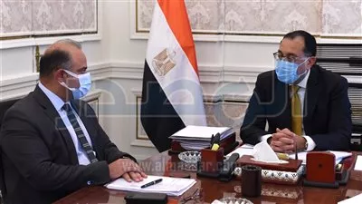 مدبولي يبحث مع رئيس البورصة تطورات أداء سوق الأوراق المالية