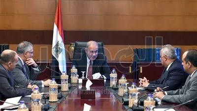 رئيس الوزراء يستعرض تقرير المشروعات بمحافظة الشرقية