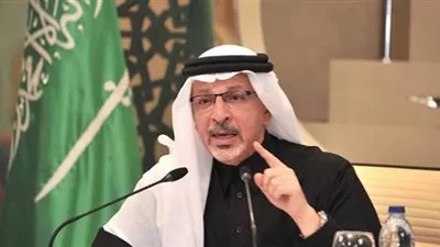 السفير السعودي يغادر القاهرة إلى الرياض