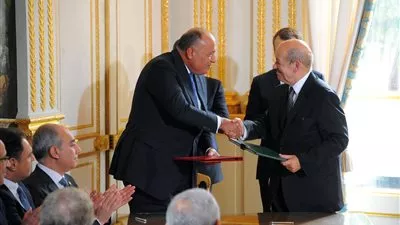 مصر توقع 16 اتفاقية مع فرنسا