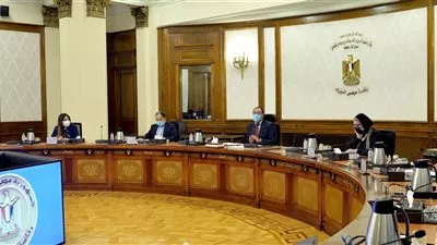 مدبولى يتابع موقف تنفيذ المبادرة الرئاسية لإحلال المركبات المتقادمة