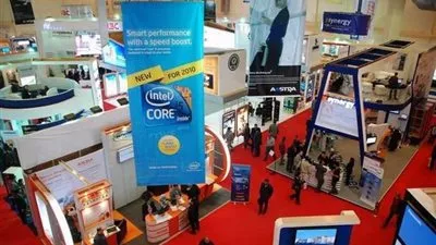 المعهد القومى للإدارة يشارك فى معرض 