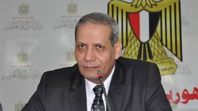 وزير التعليم يلتقي القائم بأعمال سفير مصر في 