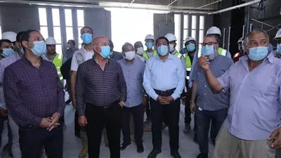 وزير النقل يتابع معدلات تنفيذ مشروع القطار الكهربائي الخفيف «LRT»
