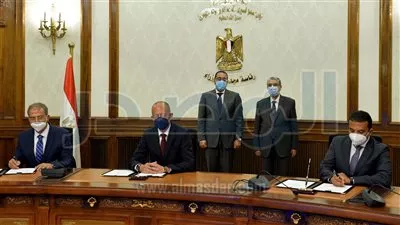 «الكهرباء» توقع مذكرة تفاهم مع «سينمس» لإنتاج الهيدروجين الأخضر 