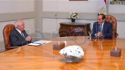 فاروق الباز يعرض على السيسي تحويل مناطق لمجتمعات تنموية متكاملة (صور)