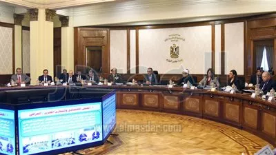 القمة الثلاثية ومنتدى السياحة يتصدران مناقشات اجتماع الحكومة