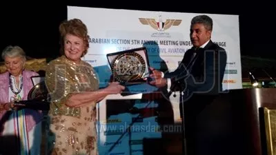 شريف فتحي يشهد الحفل الختامي لاجتماع منظمة الـ99 لقائدات الطائرات