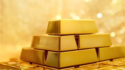 الذهب ينخفض وسط حذر قبل اجتماعات بنوك مركزية