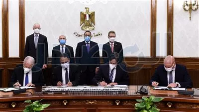 توقيع عقد الخط الأول من شبكة القطار الكهربائي السريع بتكلفة 4.45 مليار دولار