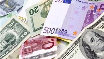 استقرار اليورو.. وارتفاع طفيف للاسترليني 
