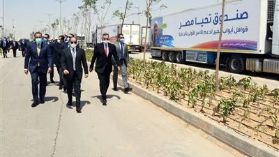 السيسي يتفقد أكبر قافلة إنسانية لرعاية مليون أسرة على مستوى الجمهورية